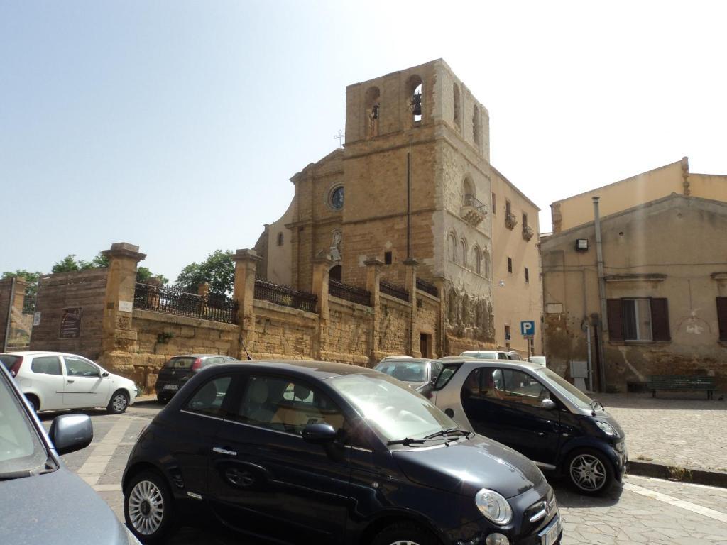 לינה וארוחת בוקר אגריג'נטו Domus Antiqua מראה חיצוני תמונה
